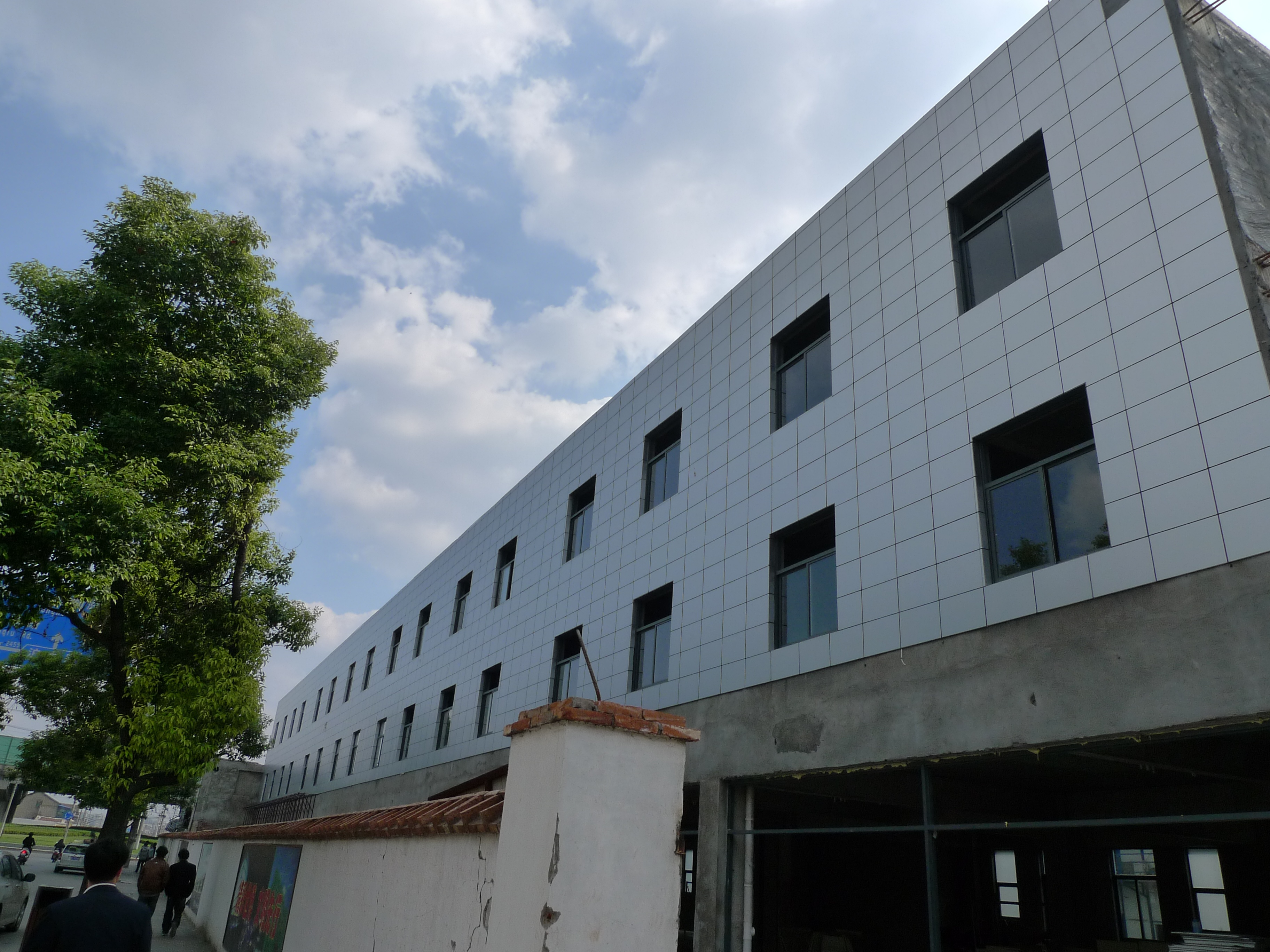 钢钩厂房防火隔热吊顶产品优点: